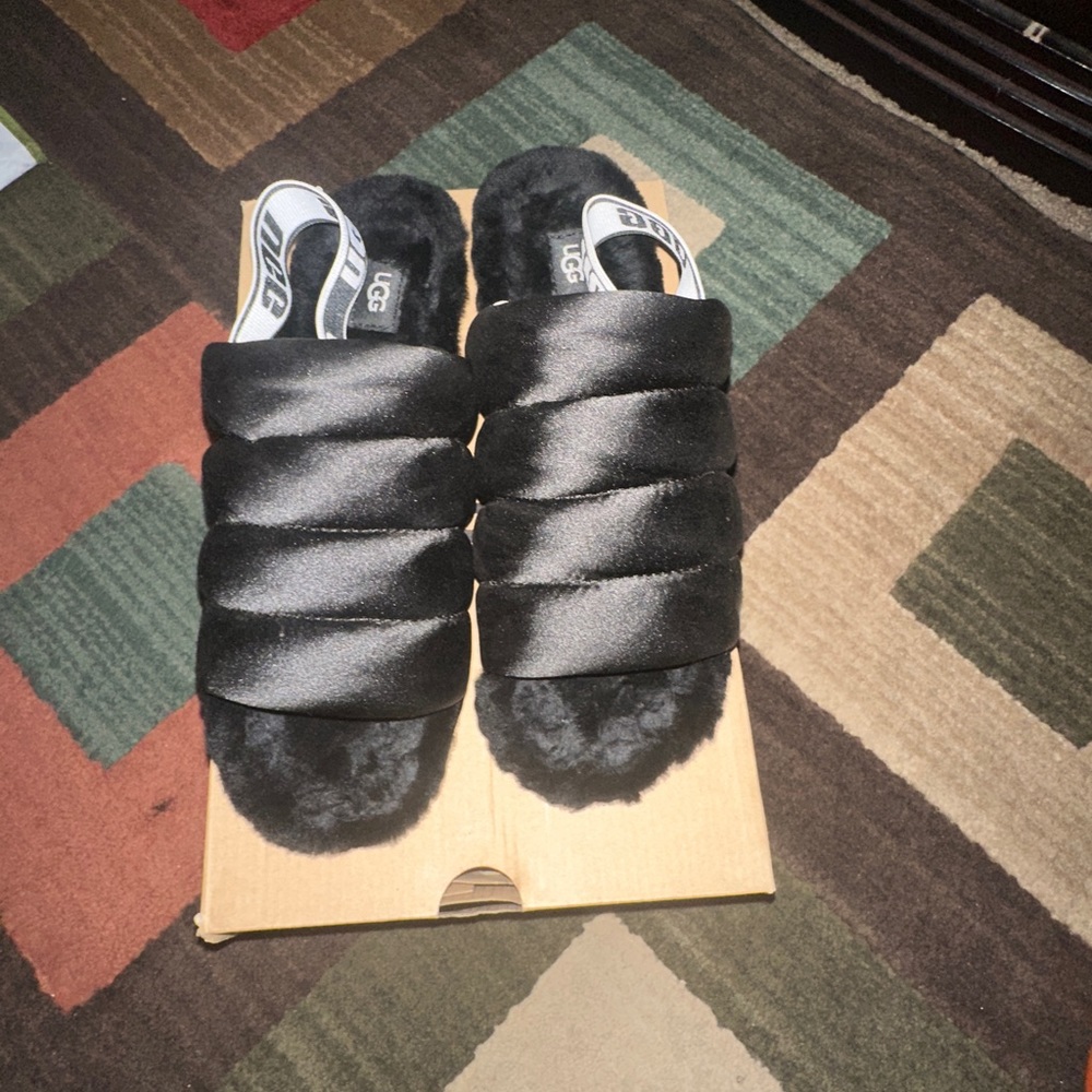 UGG PUFF YEAH BLACK SHOE